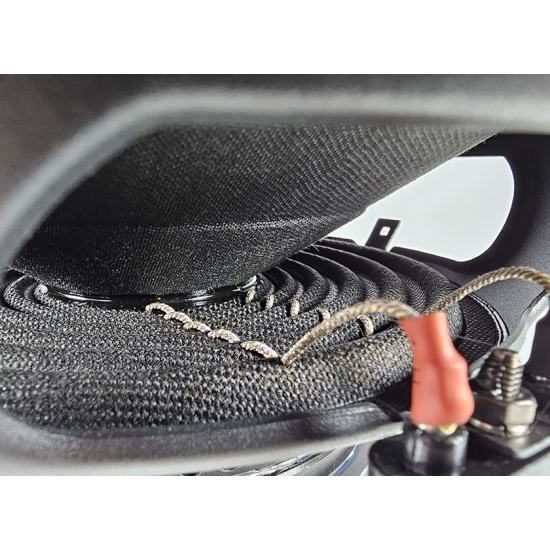 VW T5 subwoofer aktywny 300W RMS pod fotel pasażera Audio System M10 EVO2-D4 GDF 25cm 2Ohm